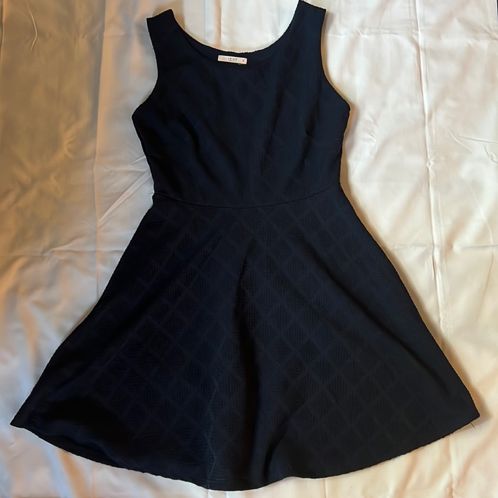 Sleeveless navy blue fit and flare medium dress